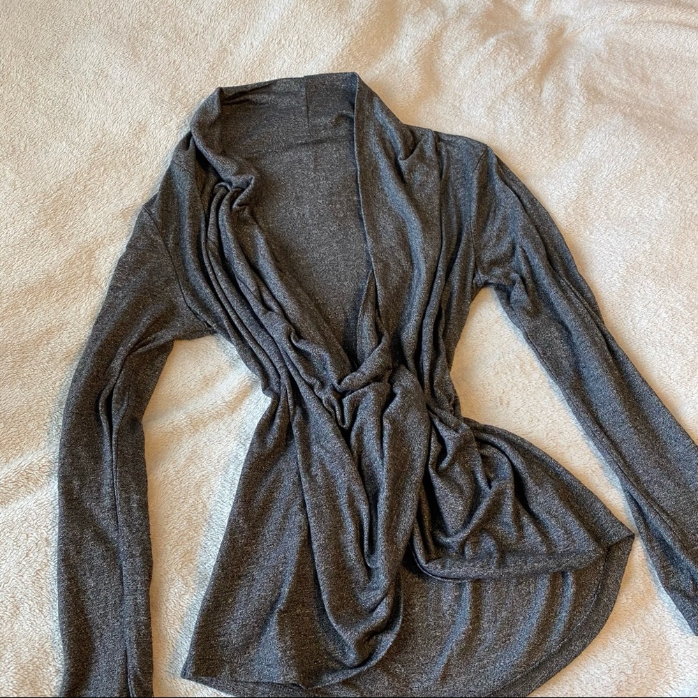 Twisted Front Gray Top - Picture 3 of 4
